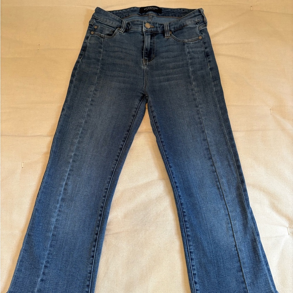 Liverpool Los Angeles Crop Denim Blue Jeans with Fray Hem - Picture 2 of 5